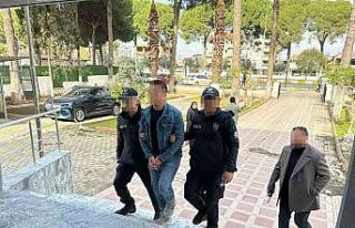 Minibüsü kundaklayan şüpheli polisten kaçamadı