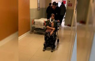 Motosiklet yayaya çarptı: 2 ağır yaralı