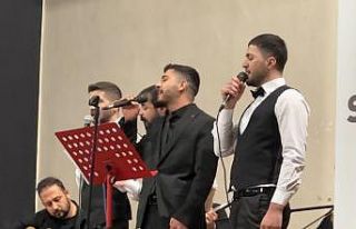 Öğretmen ve yükümlülerden müzik ziyafeti