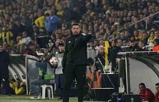 Olympique Lyon’da Teknik Direktör Pierre Sage dönemi...