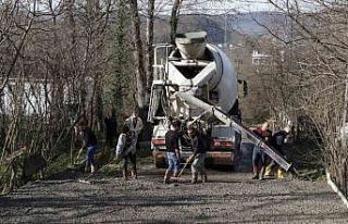 Ordu’da beton yol çalışmaları devam ediyor
