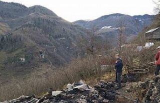 Ordu’da yangında ahşap ev küle döndü