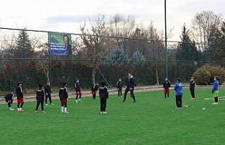 Osmangazi Spor Sahası’ndaki çalışmalar tamamlanarak...