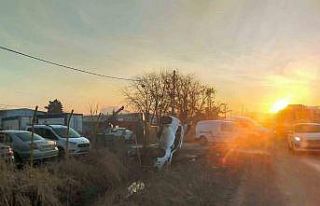 Otomobil sulama kanalına düştü: 2 yaralı