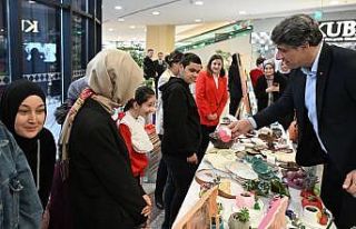 Özel çocukların sergisi ilgi gördü