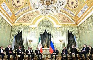 Pezeşkiyan, Kremlin’de Putin ile görüştü