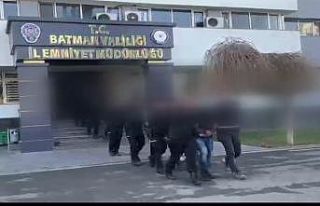 Polisten kurtulmak için 4 kilogram uyuşturucuyu...