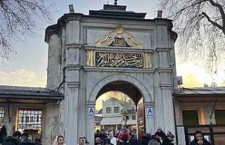 Regaip Kandili’nde vatandaşlar Eyüpsultan Camii’ne...