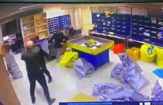 Rize’de PTT binasındaki saldırı anı güvenlik...