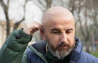 Saç ekerken kulak zarını biçti