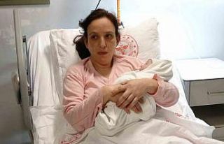 Sakarya’da 2025’in ilk bebeği 00.08’de dünyaya...