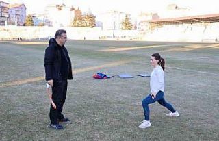 Sakatlandı, destekleri çekildi ama o pes etmedi