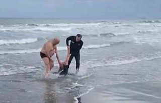 Samsun’da denize atlayan kadını polis kurtardı