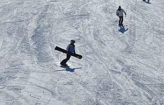 Sarıkamış Kayak Merkezi’nde kar kalınlığı...