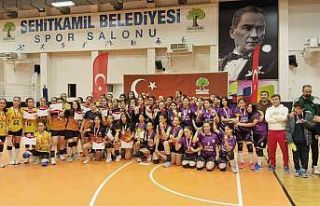 Şehitkamil’de yıldız kızlar voleybol turnuvası...