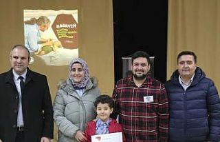 Sertifikalarını çocuklarının ellerinden aldılar