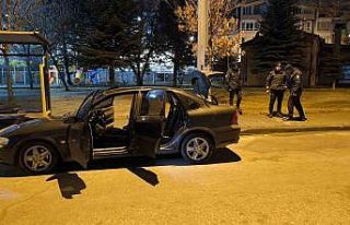 Seyir halindeki araçta bayıldı, kaldırıldığı...