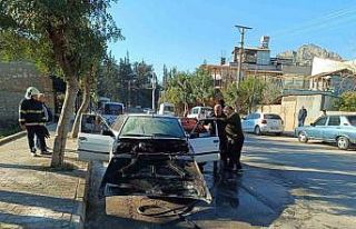 Seyir halindeki otomobil alev aldı