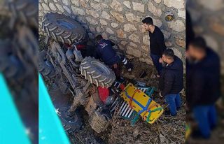 Siirt’te traktör dere yatağına devrildi: 1 yaralı