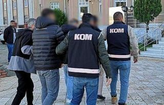 Silah tehdidi ile haksız kazanç sağlamaya çalışan...