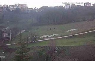 Silahlı ve kar maskeli soyguncuların kaçtığı...