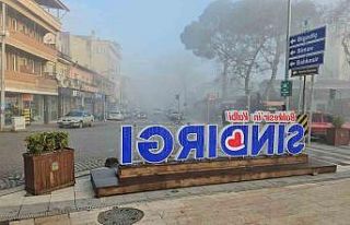 Sındırgı’da yoğun sis etkili oluyor