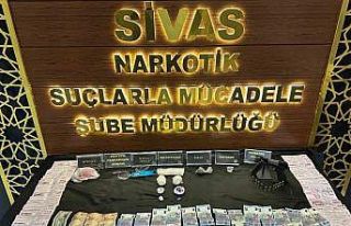 Sivas’ta uyuşturucu operasyonuna 3 tutuklama