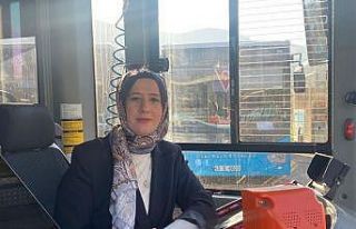 Soma’nın ilk kadın halk otobüsü şoförü görevine...