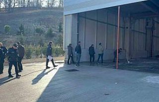 Stajyer öğrenci 5 metre yüksekten düşüp ağır...