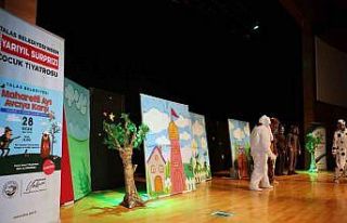 Talas’ta çocuklar, ’Maharetli Ayı’ ile eğlendi