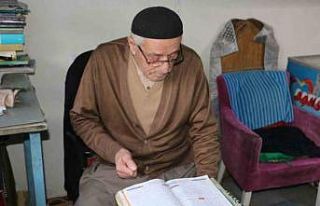 Tarihi olayları tek tek not alıyor, gelecek nesillere...