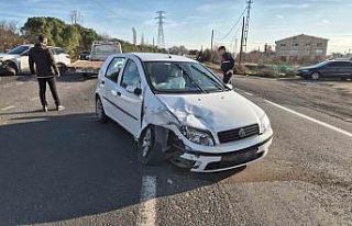 Tekirdağ’da iki aracın karıştığı kazada 6...