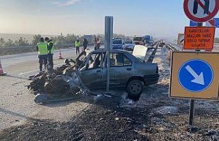 Ters yöne giren otomobil tırla çarpıştı: 1 ölü,...