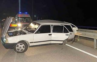 Tır ile otomobil çarpıştı: 3 yaralı