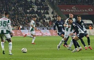 Trendyol Süper Lig: Konyaspor: 2 - Fenerbahçe: 2...