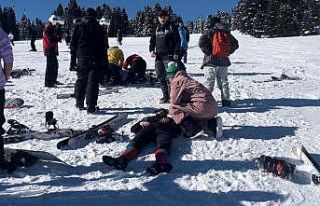Uludağ’da acemi kayakçılar birbirine girdi: 3...