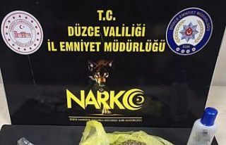 Uyuşturucu satan 2 şüpheli tutuklandı