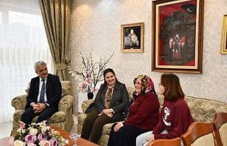 Vali Makas’tan şehit ailelerine ziyaret