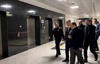 Vali Özkan yaralanan askerleri ziyaret etti