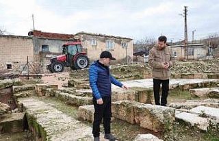 Vali Varol, Roma Çeşmesi’nde incelemelerde bulundu