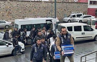 Vatandaşları 500 milyon TL dolandıran 61 çete...