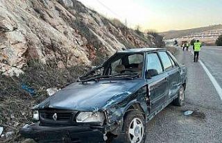 Virajı alamayan otomobil takla attı: 1 yaralı