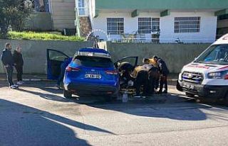 Yalova’da sürücüsü kalp krizi geçiren cip duvara...