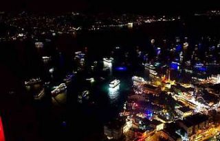 Yeni yıl havai fişeklerle karşılandı