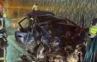 Yeni yılın ilk saatlerinde feci kaza... Ters yönde...