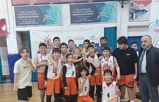 Yıldız basketbolda şampiyon 15 Temmuz Şehitleri...