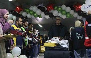 Yıllar sonra özgürce ülkelerine dönen Suriyeliler...