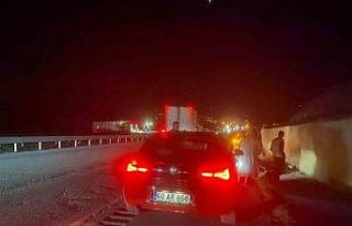 Yoldaki tır lastiği kazaya neden oldu: 6 araçta...