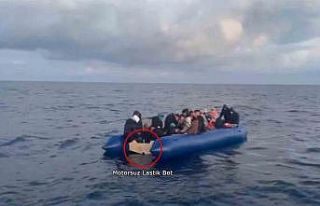 Yunanistan lastik botun motorunu söküp, kaçak göçmenleri...