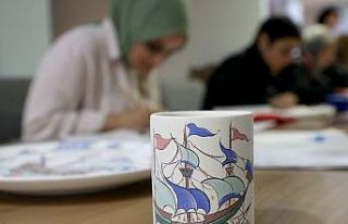 Zarif desenler renklerle buluşarak birer harikaya...